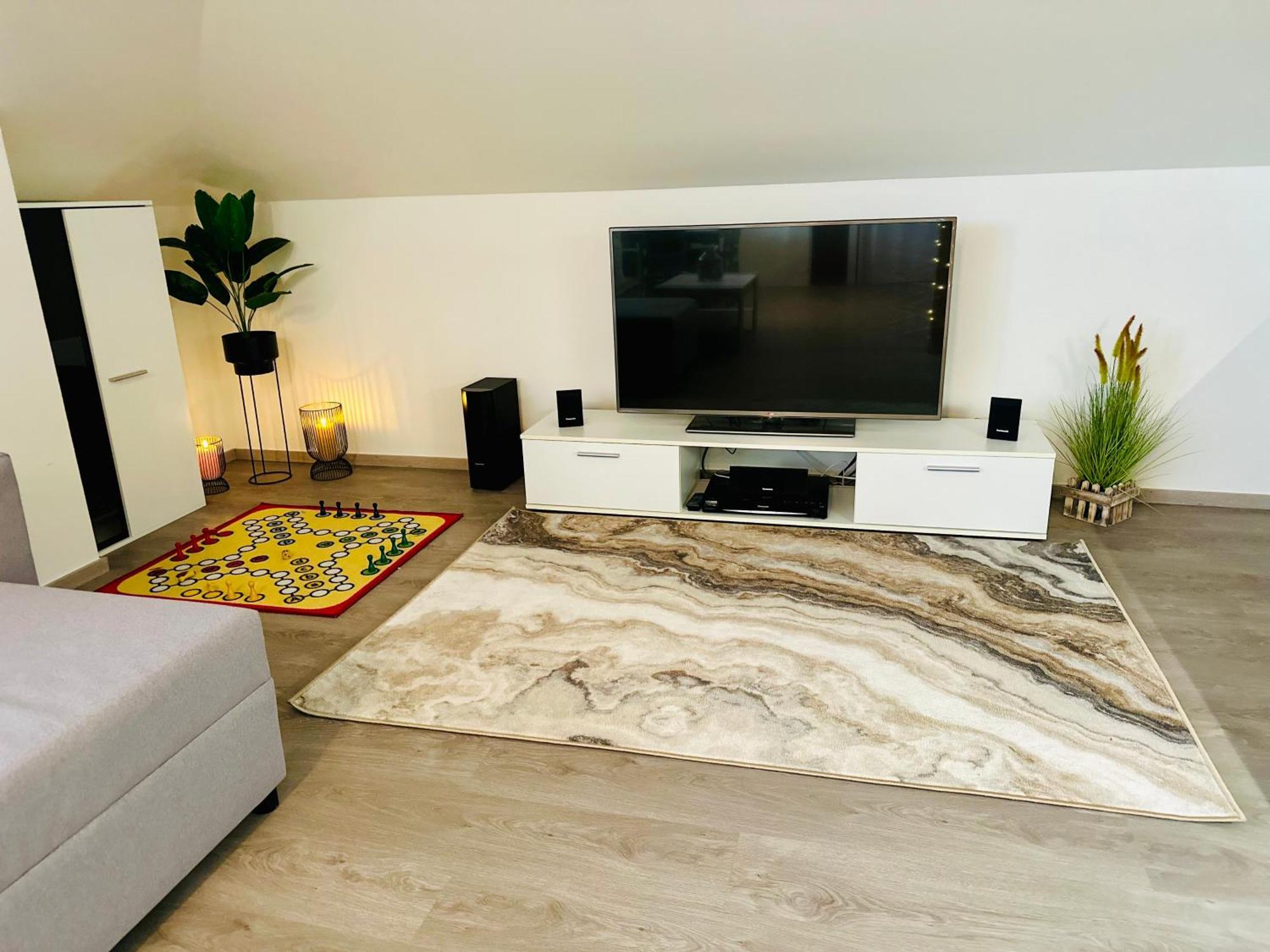 Elements Lednice Bagian luar foto