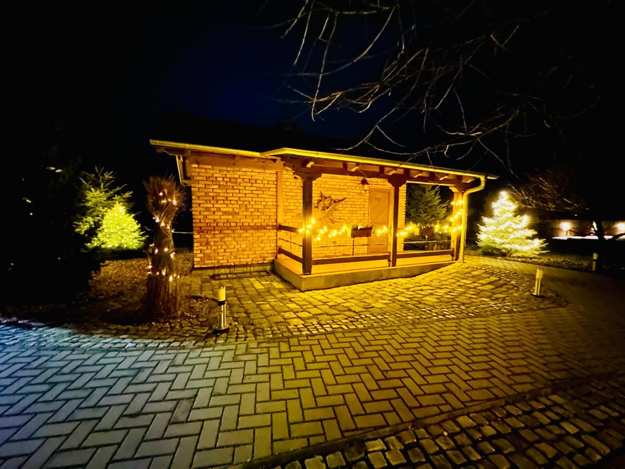 Elements Lednice Bagian luar foto